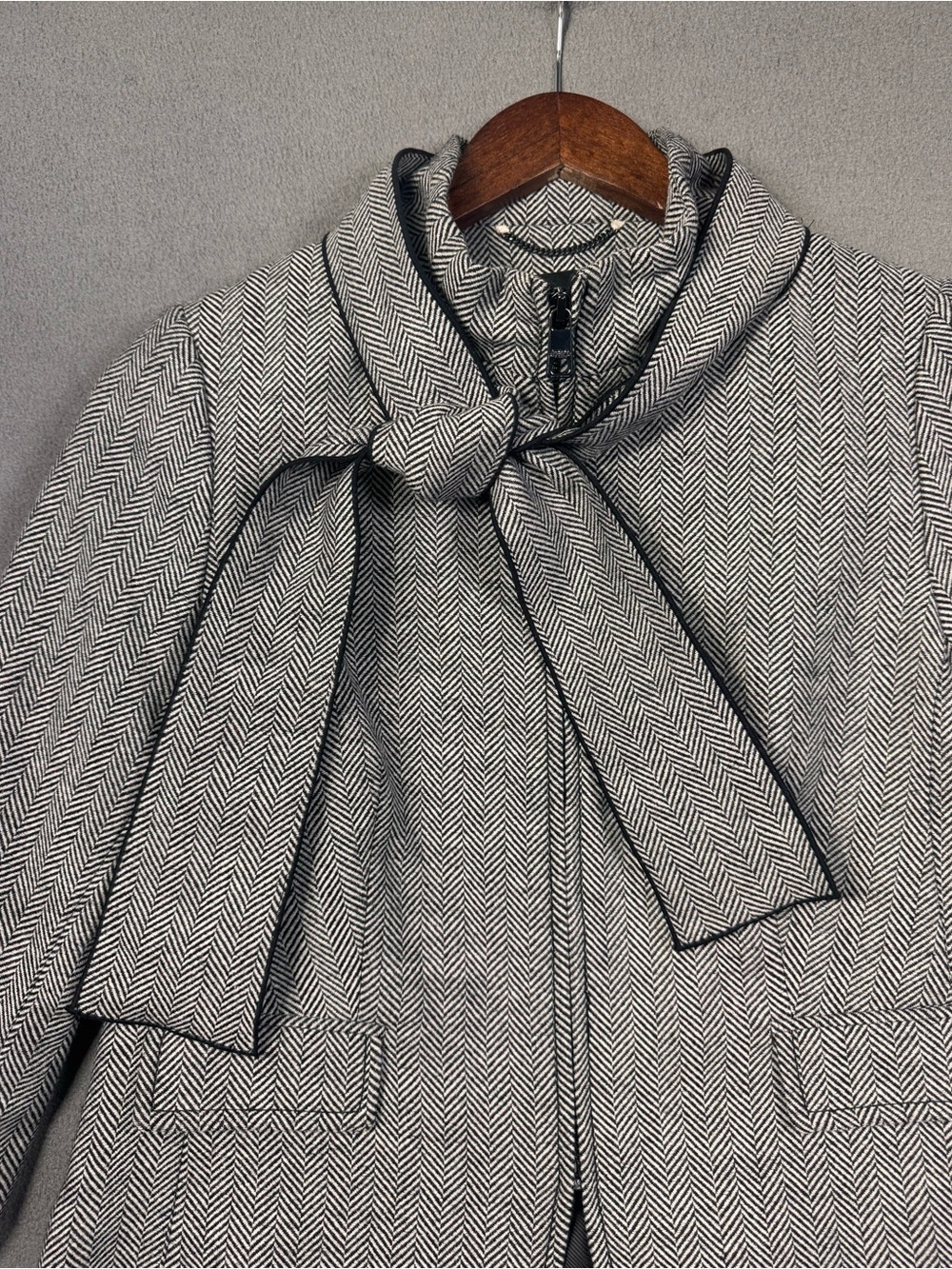 Banana Republic Neck Tie Herringbone Wool Blend Jacket, Gray, Size 2 - Picture 3 of 16